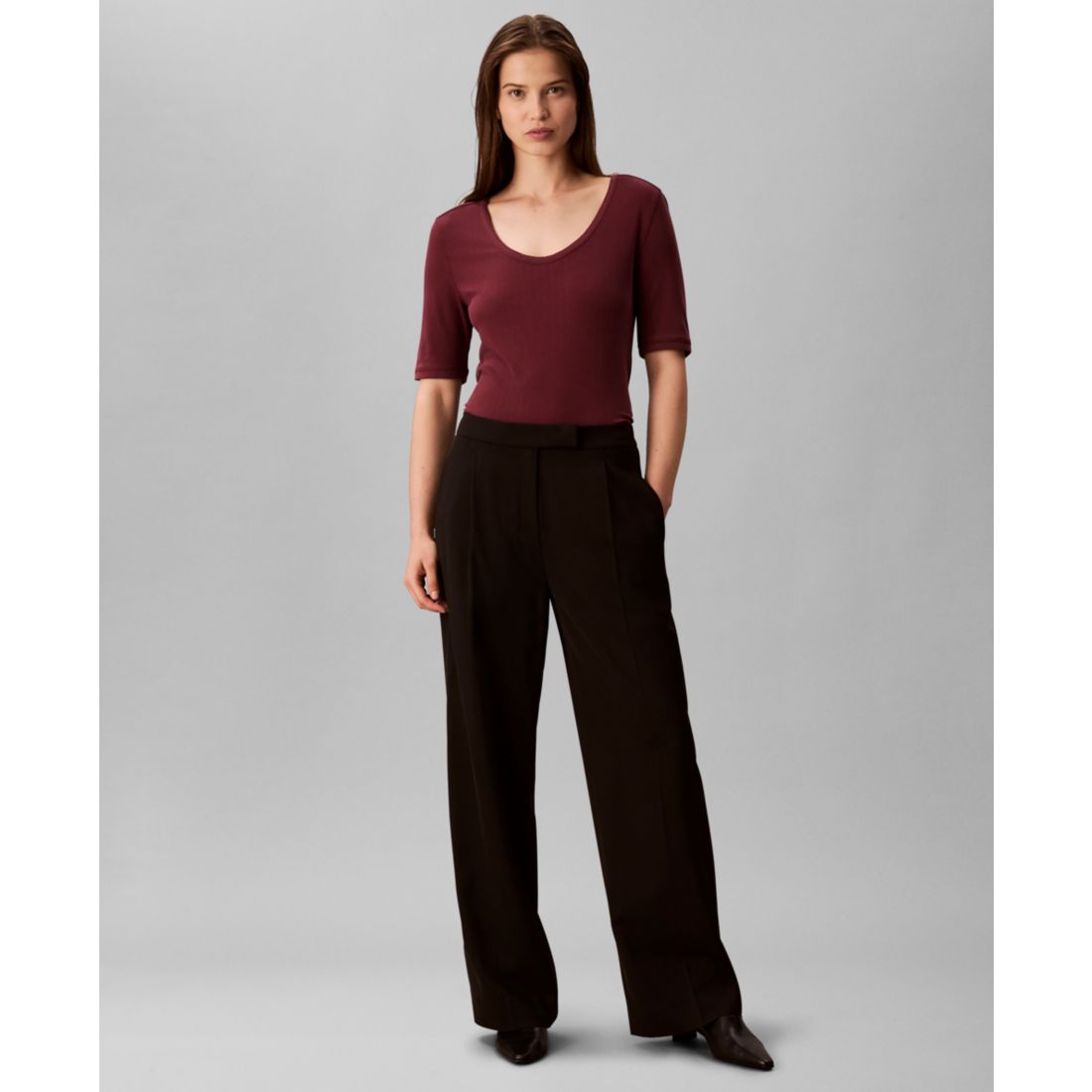 Calvin Klein Women's Scoop Neck Ribbed T-Shirt