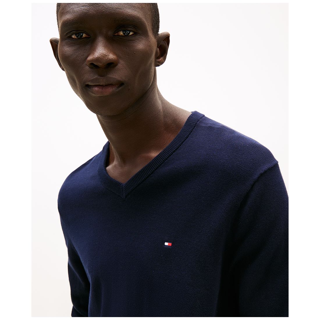 Tommy Hilfiger Men's Essential Solid V-Neck Sweater