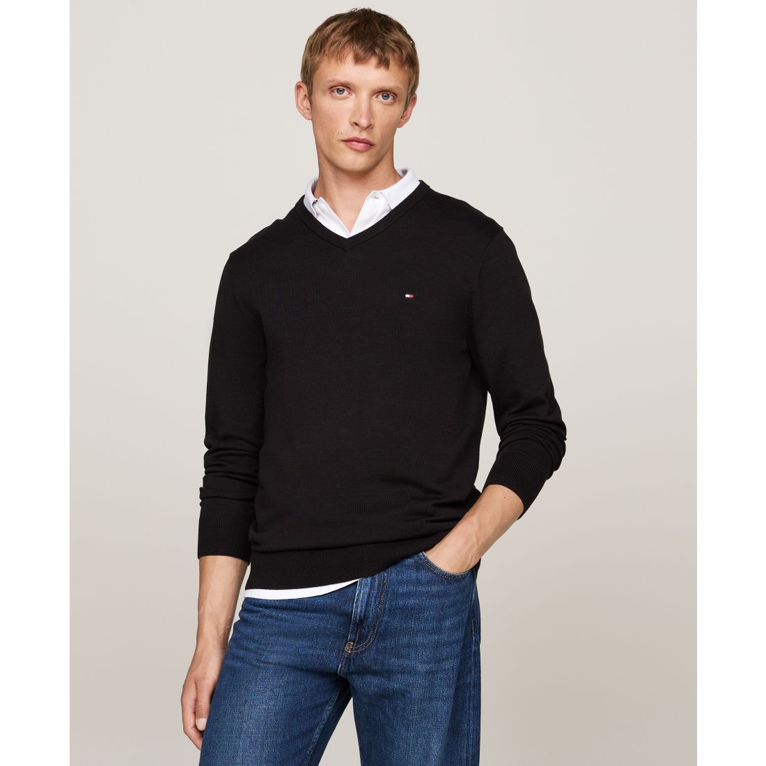 Tommy Hilfiger Men's Essential Solid V-Neck Sweater