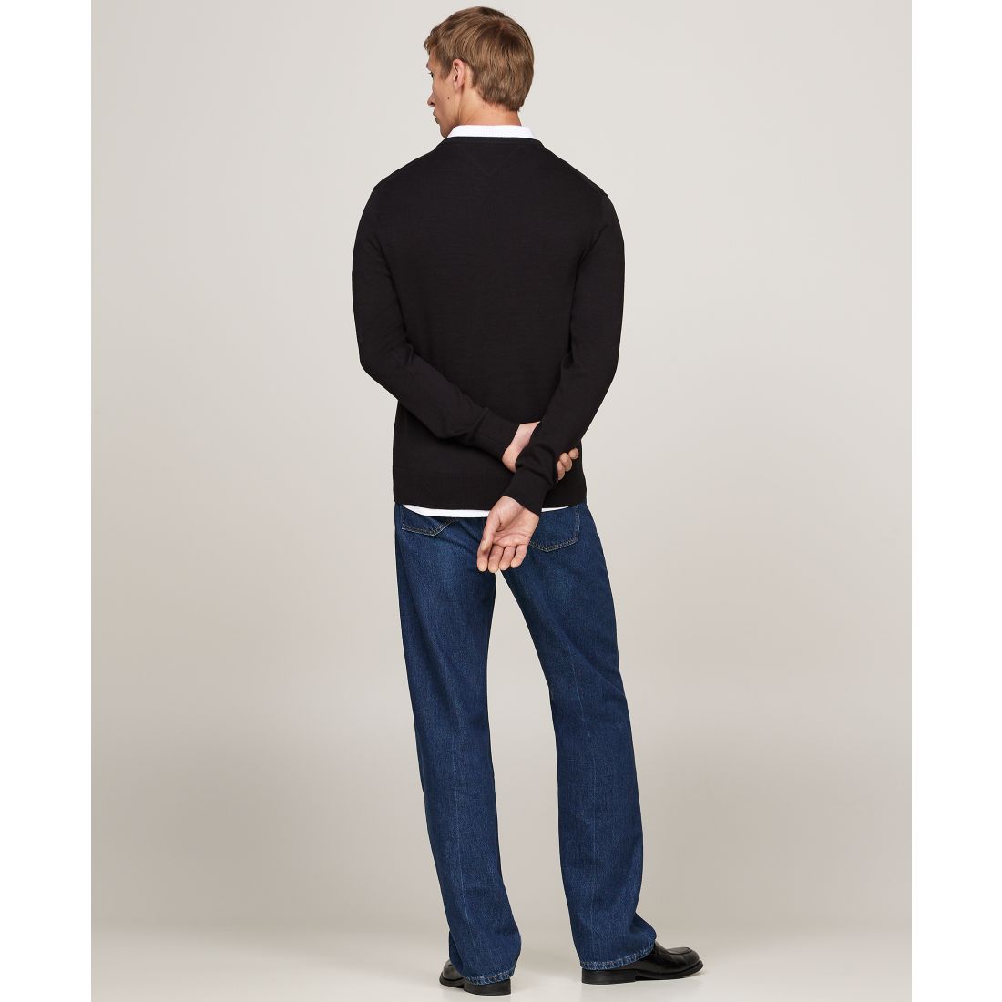 Tommy Hilfiger Men's Essential Solid V-Neck Sweater