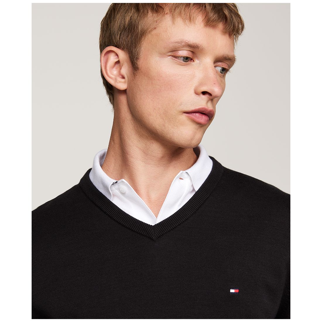 Tommy Hilfiger Men's Essential Solid V-Neck Sweater