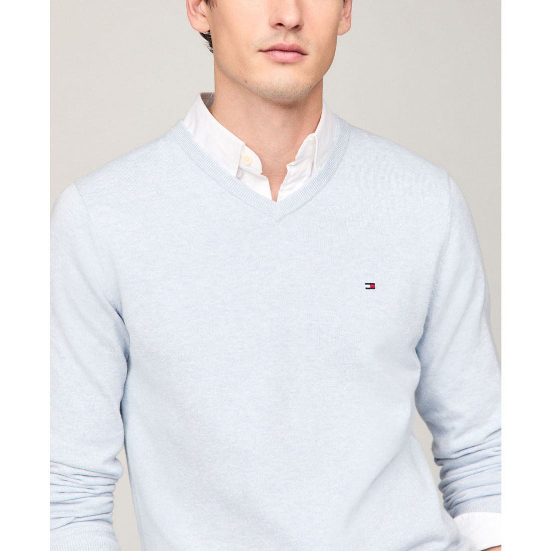 Tommy Hilfiger Men's Essential Solid V-Neck Sweater