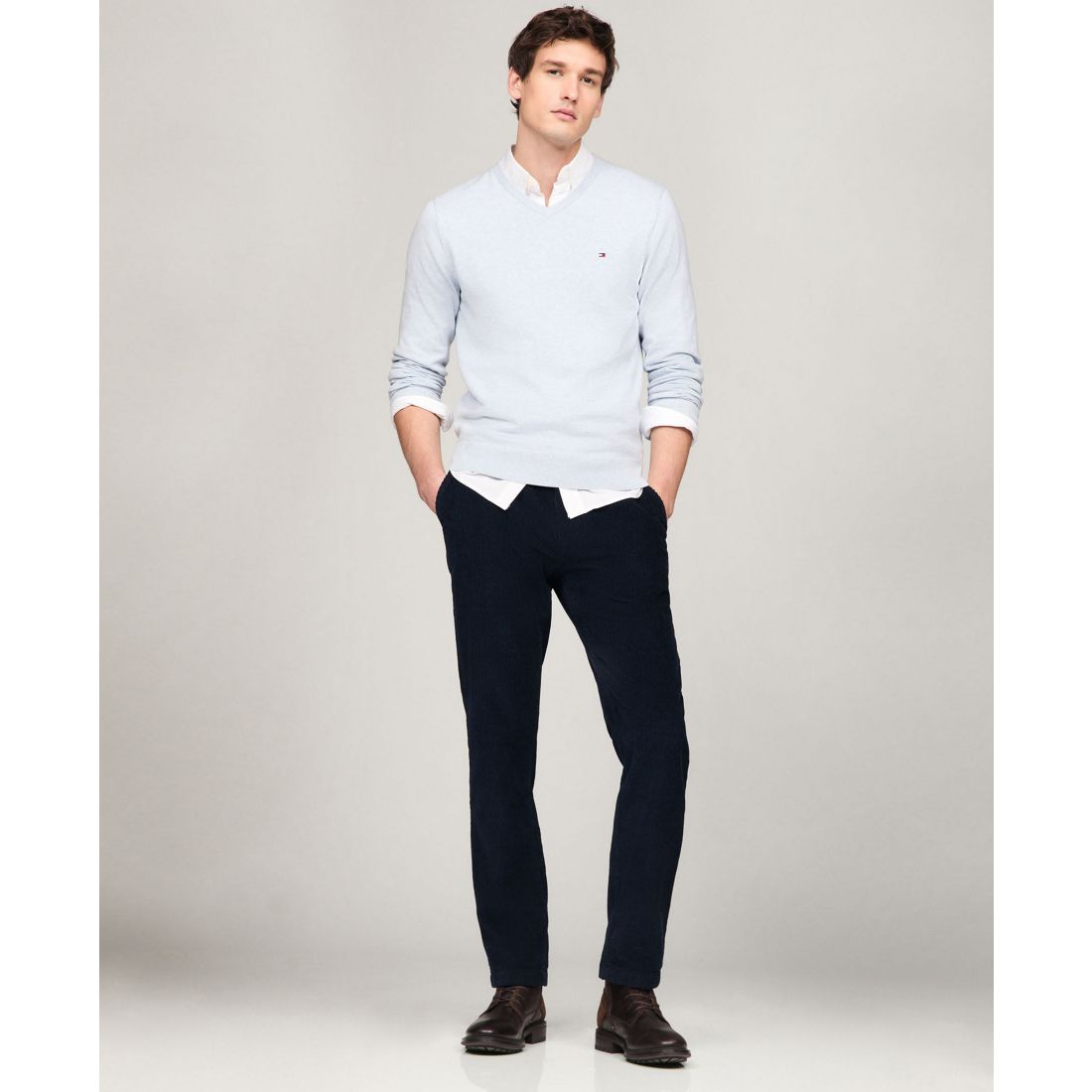 Tommy Hilfiger Men's Essential Solid V-Neck Sweater