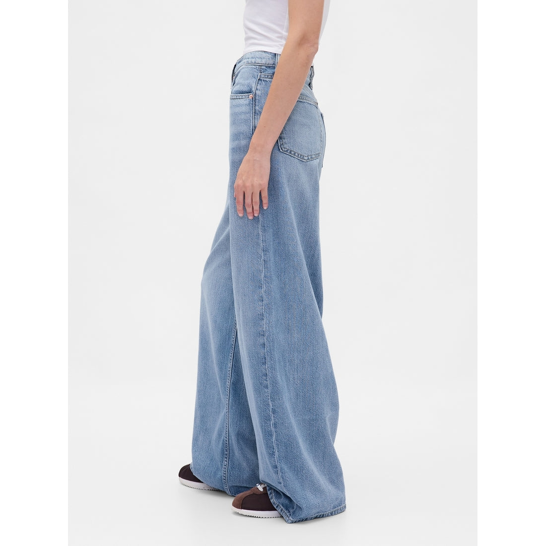 Women's Mid Rise Ultrasoft Baggy Jeans