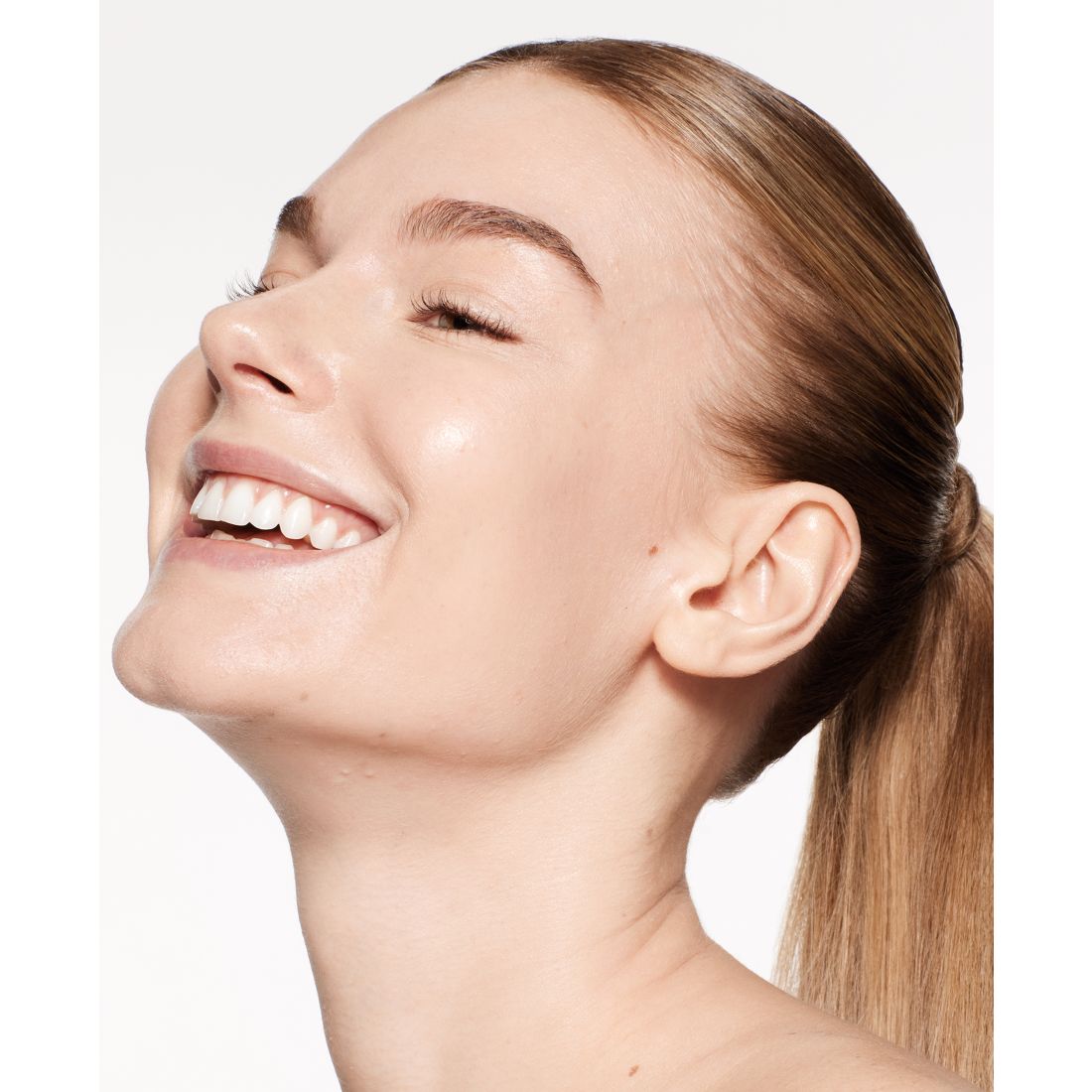 Shiseido RevitalEssence Skin Glow Foundation Spf 30