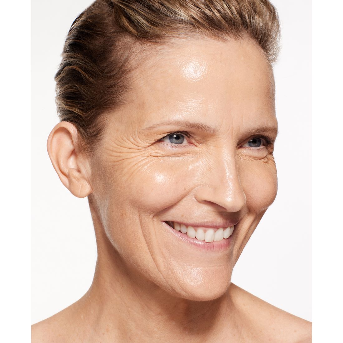 Shiseido RevitalEssence Skin Glow Foundation Spf 30