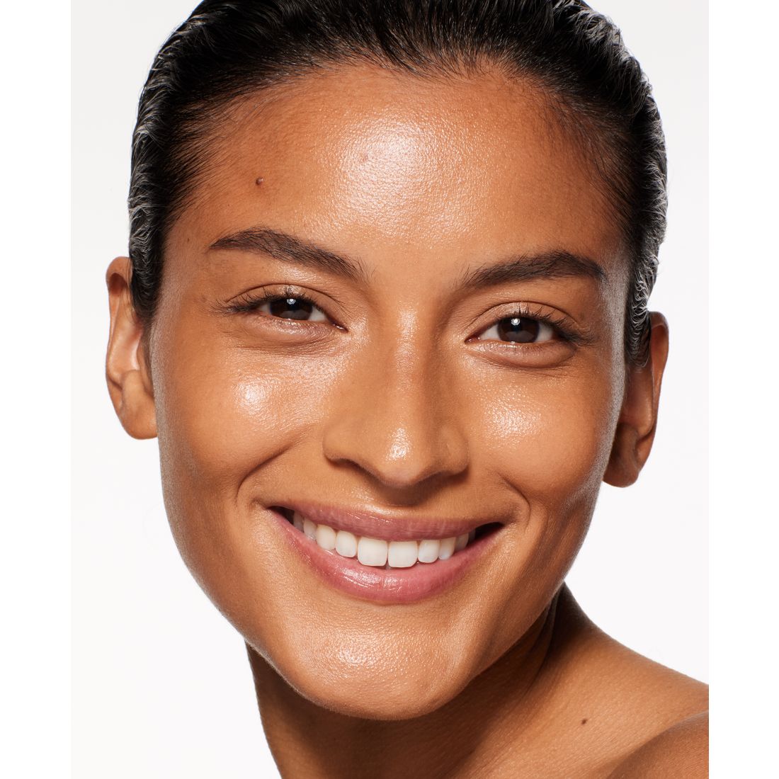 Shiseido RevitalEssence Skin Glow Foundation Spf 30