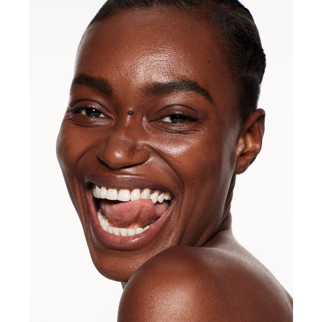 Shiseido RevitalEssence Skin Glow Foundation Spf 30
