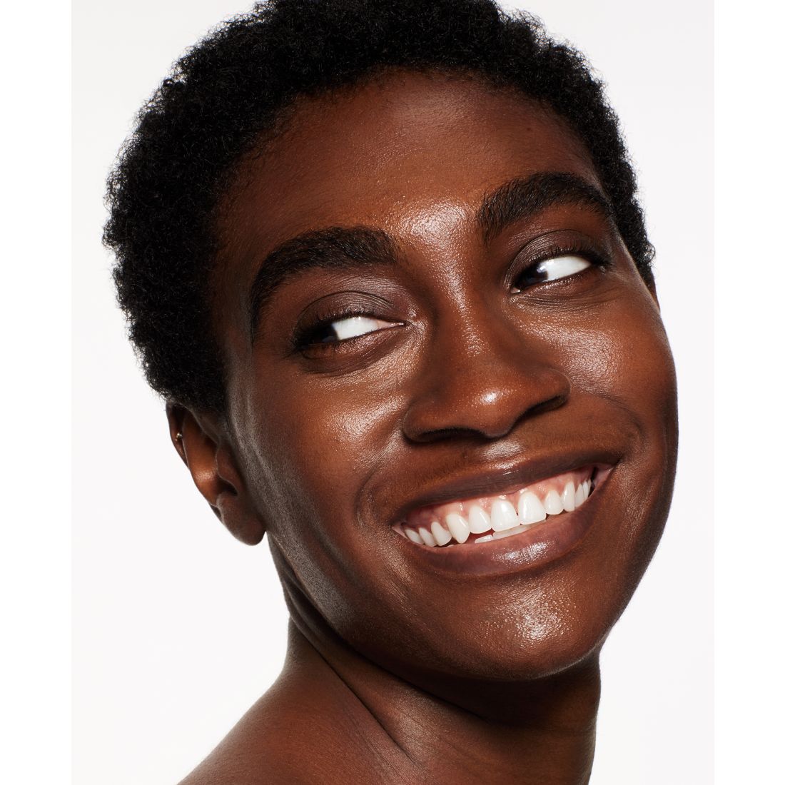 Shiseido RevitalEssence Skin Glow Foundation Spf 30