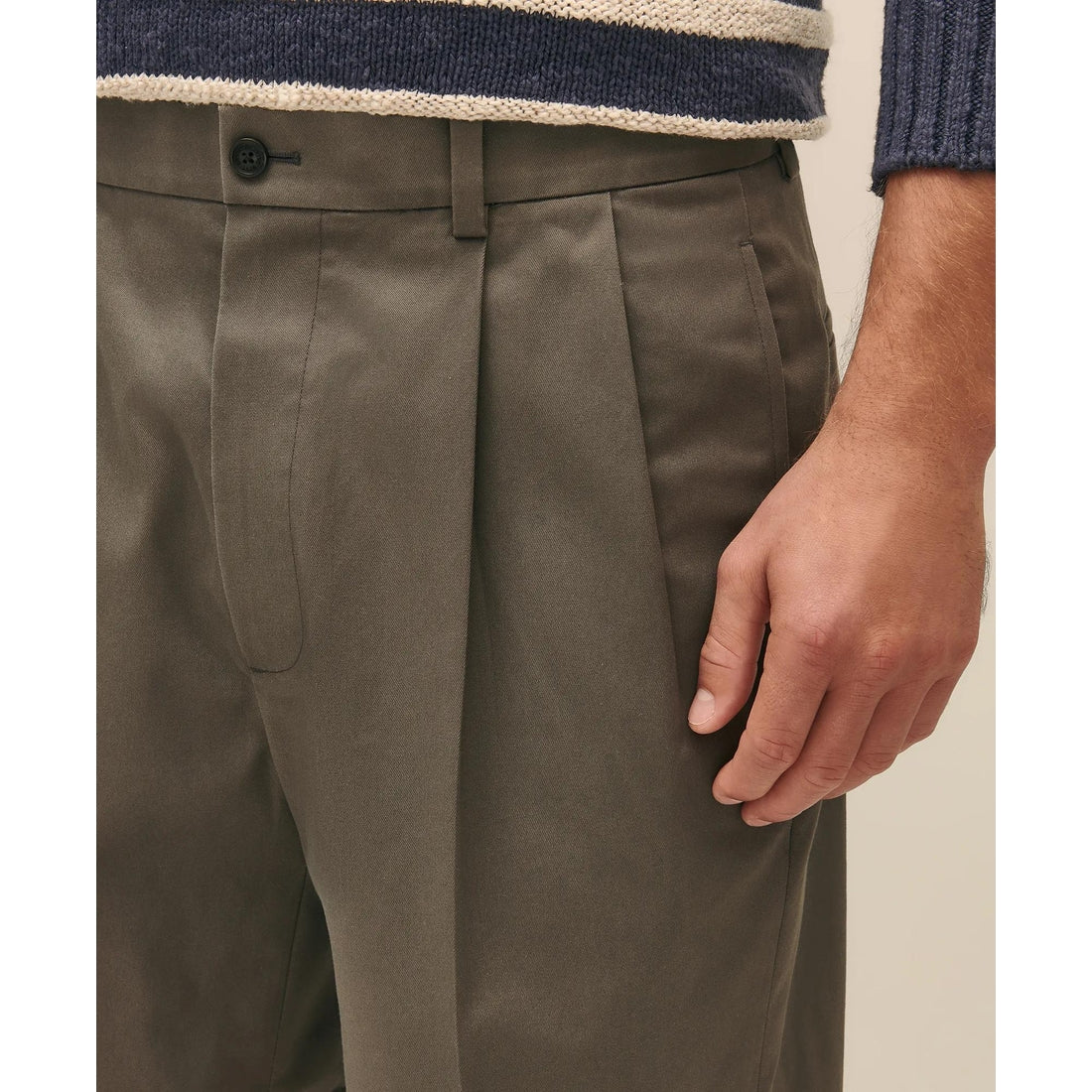8" Pleat Front Stretch Advantage Chino Shorts