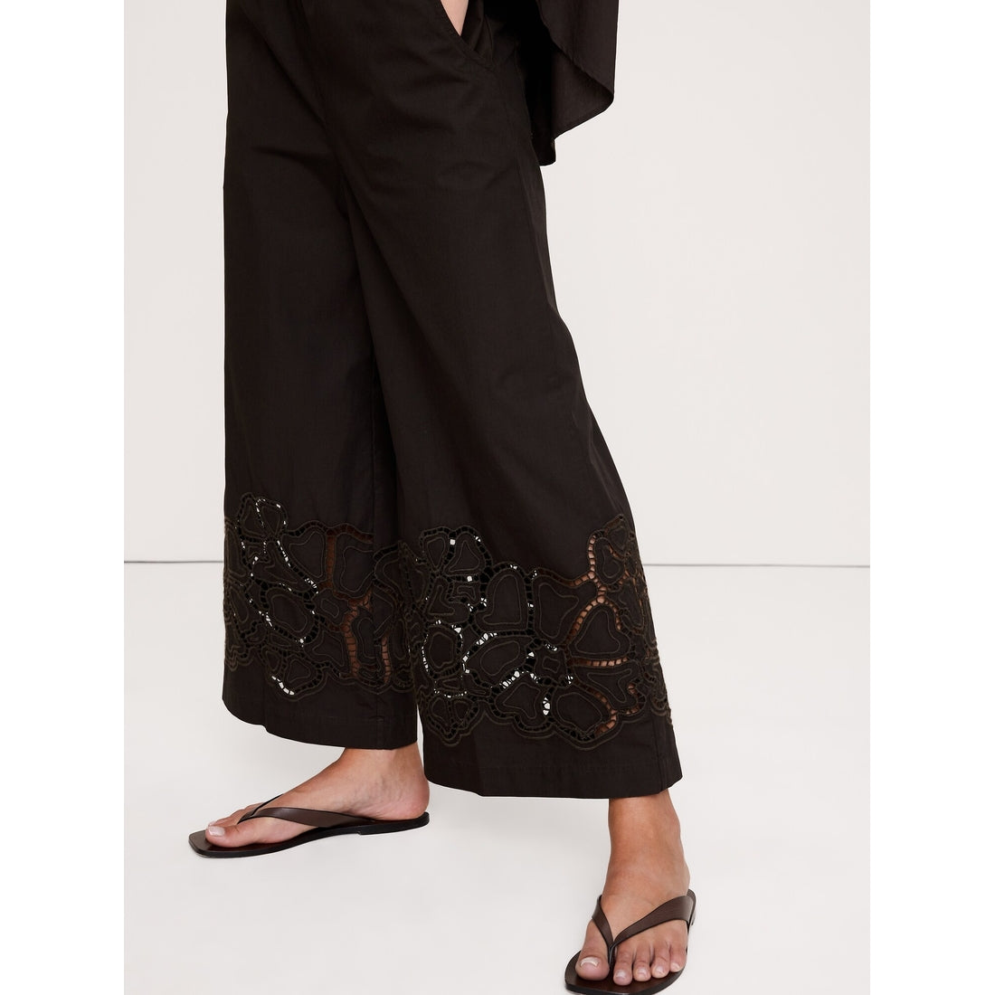 Women's The Pull-On Wide-Leg Ankle Pant In Embroidered Poplin
