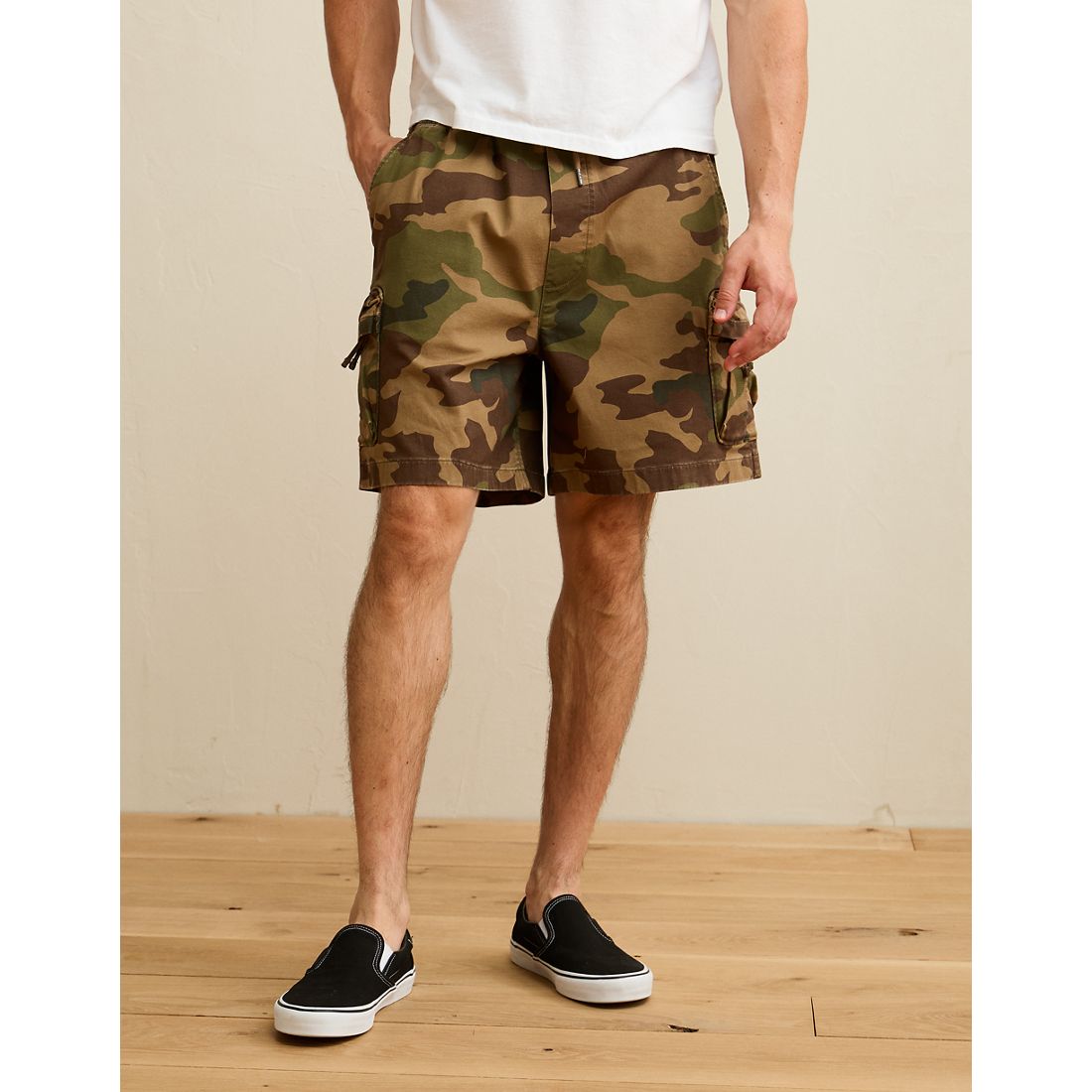 AE 6.5" Flex Lived-In Pull-On Cargo Short