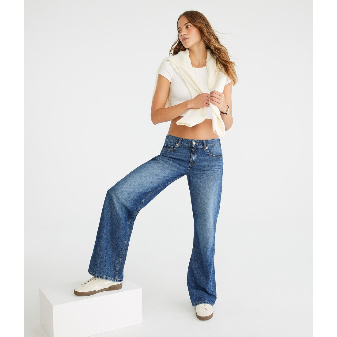 Low-Rise Baggy Wide Leg Jean