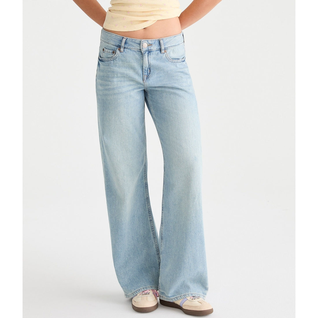Low-Rise Baggy Wide Leg Jean