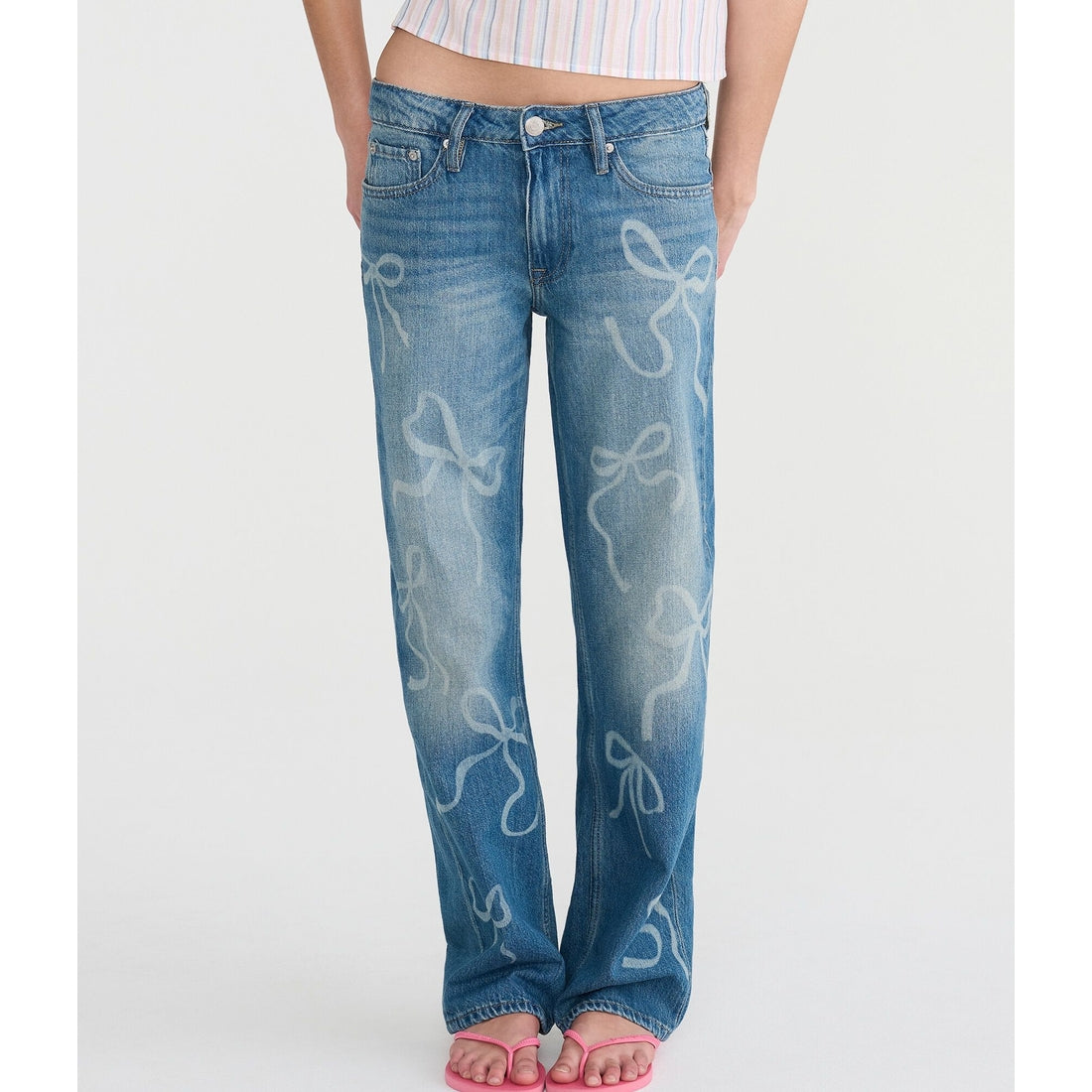 Low-Rise Baggy Bows Jean