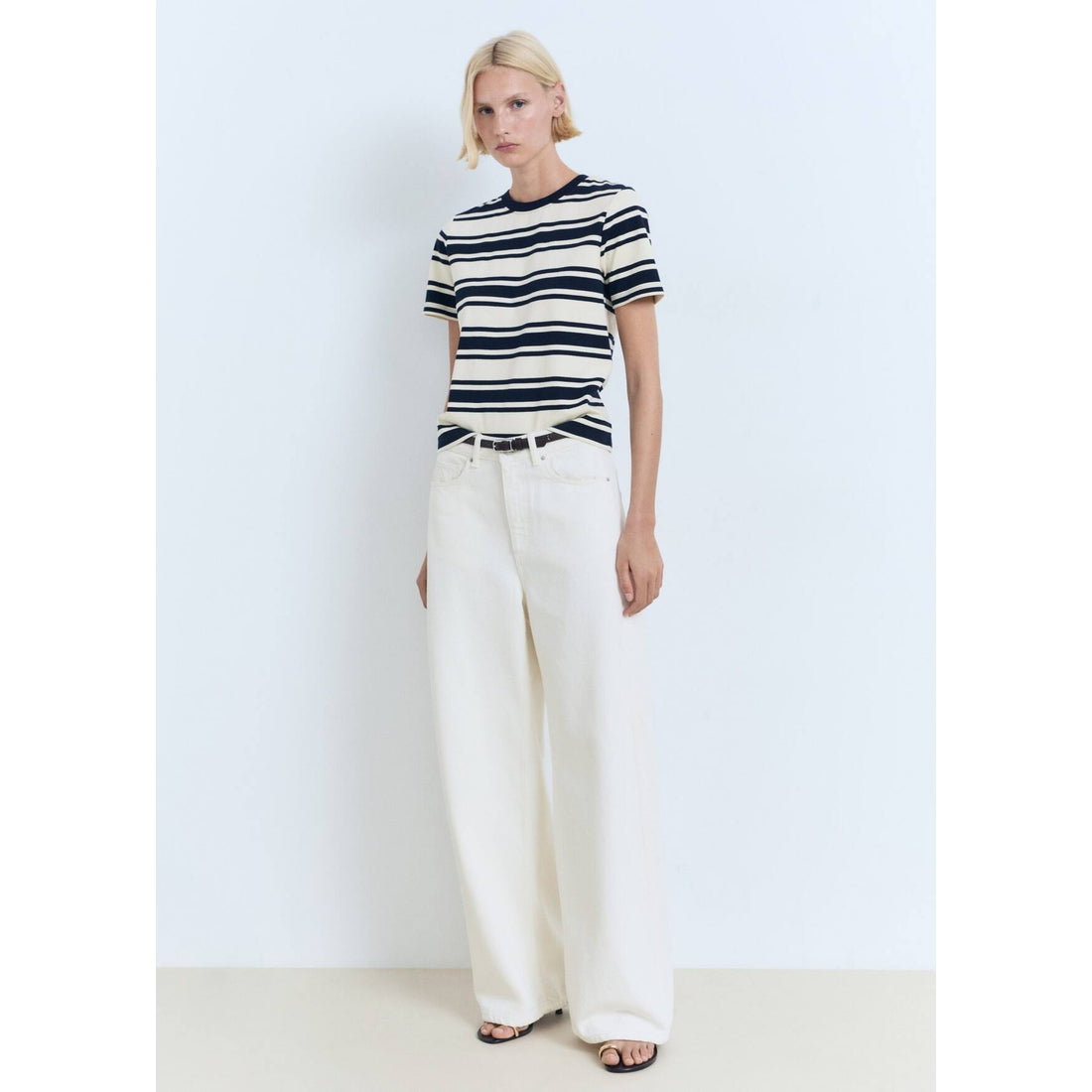 Contrasting Collar Cotton T-shirt