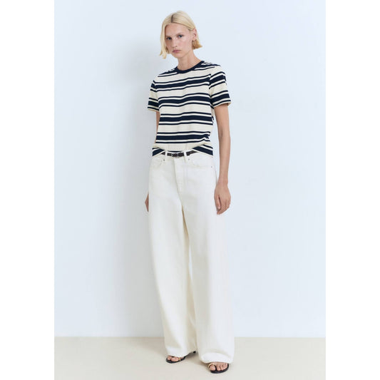 Contrasting Collar Cotton T-shirt