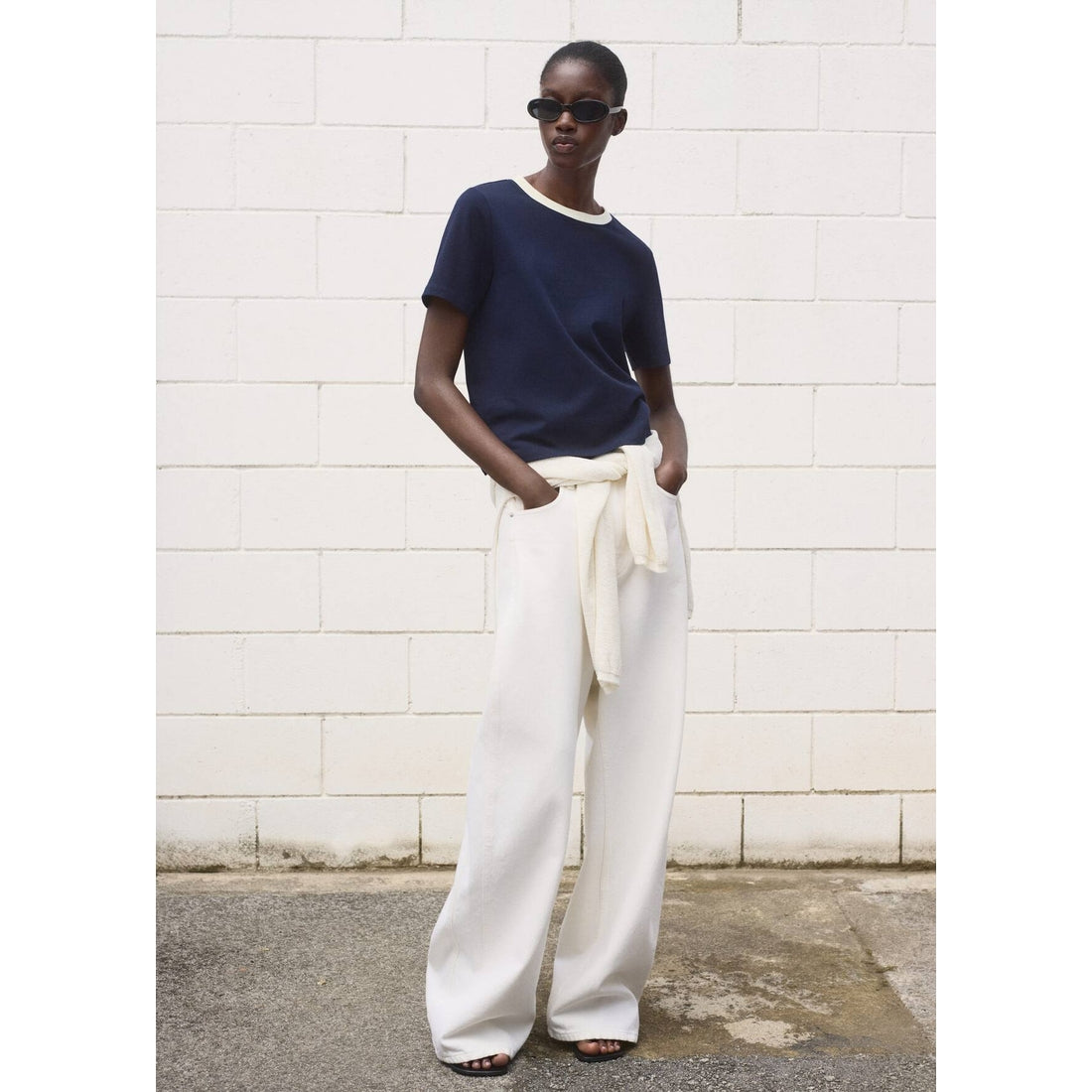 Contrasting Collar Cotton T-shirt