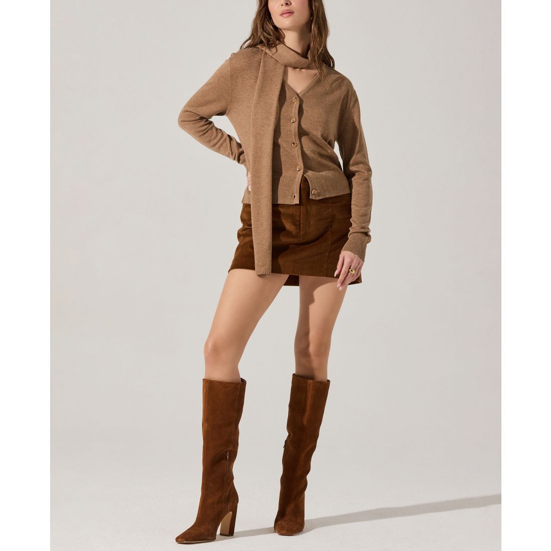 Astr the Label Women's V-Neck Sweater