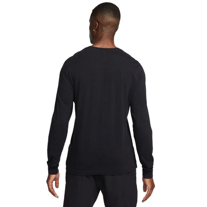 Nike Men's Long Sleeve Sportswear Club T-Shirt