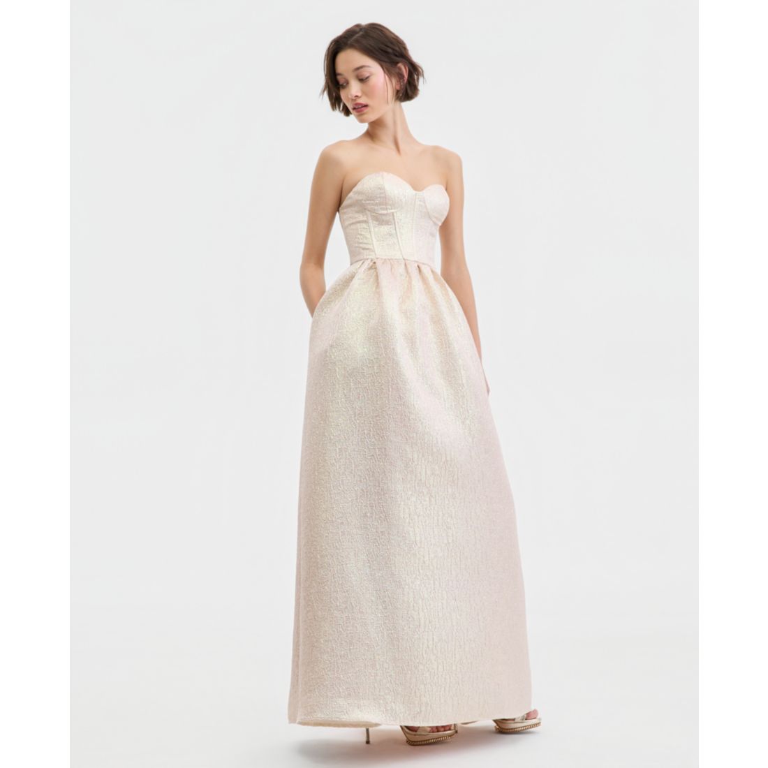 Violet Weekend Juniors' Sweetheart-Neck Metallic Gown