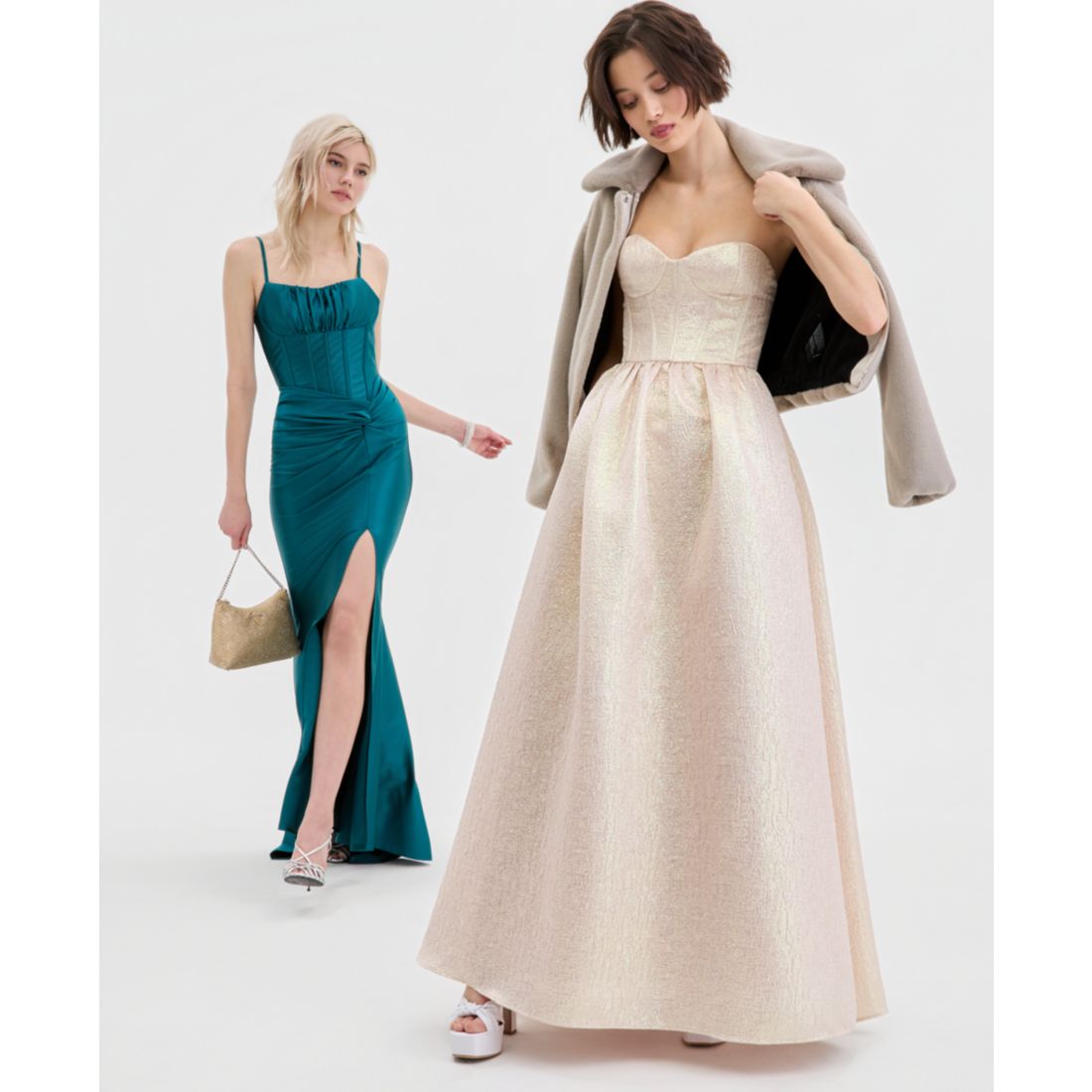 Violet Weekend Juniors' Sweetheart-Neck Metallic Gown