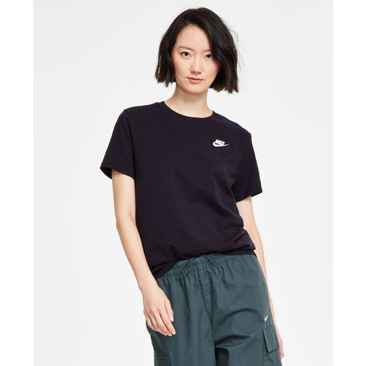 Nike Women's Sportswear Club Essentials T-Shirt