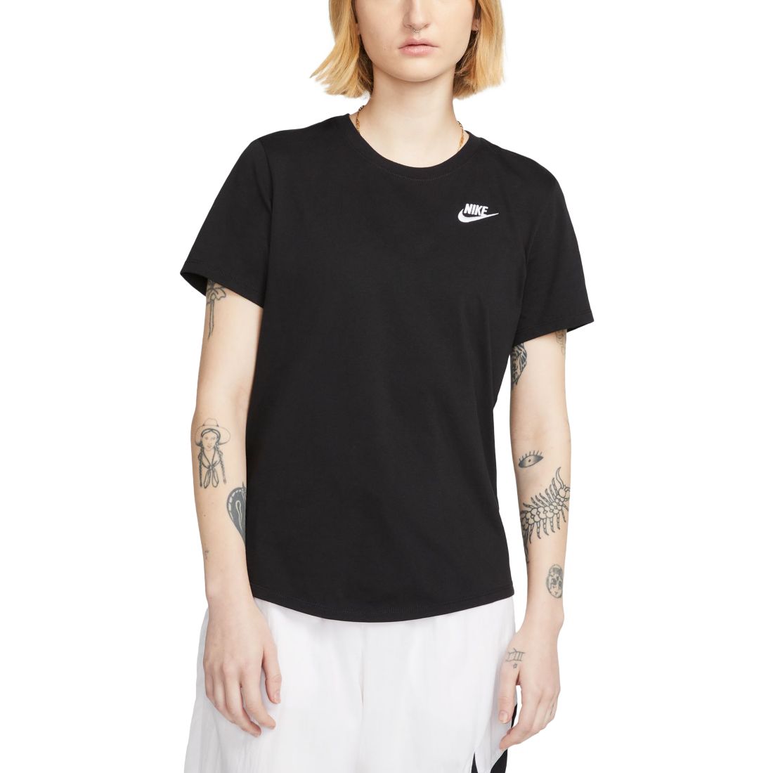 Nike Women's Sportswear Club Essentials T-Shirt