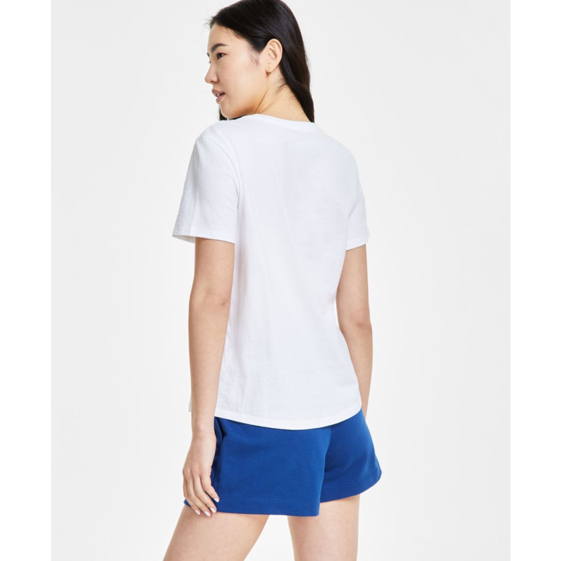 Nike Women's Sportswear Club Essentials T-Shirt
