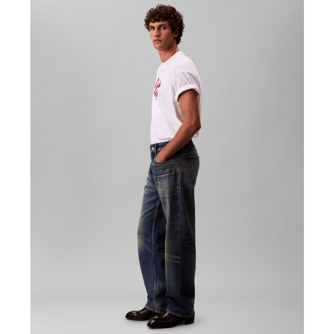 Calvin Klein Men's Relaxed Fit Graphic T-Shirt