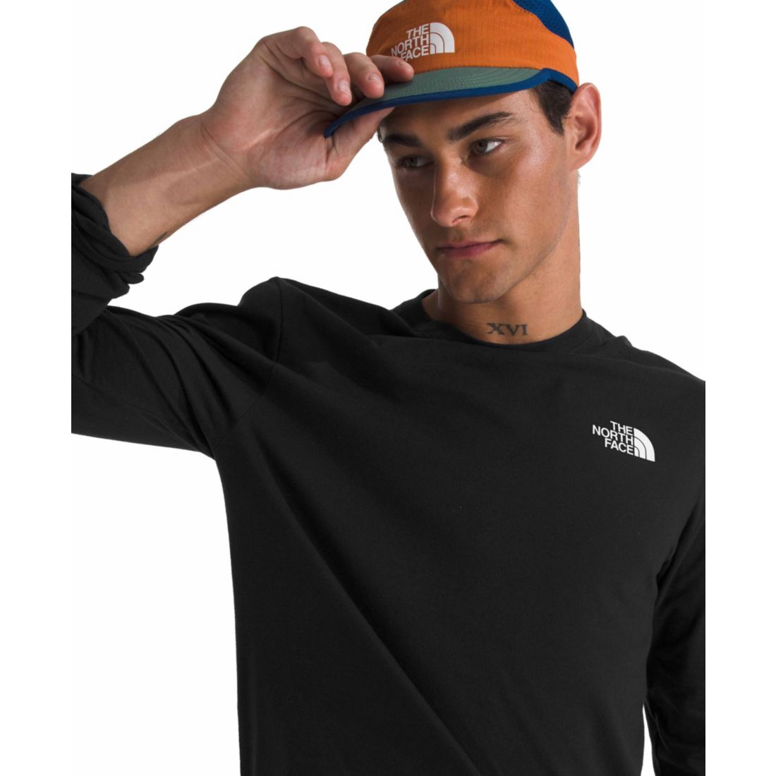 The North Face Men's Long Sleeve Box Never Stop Exploring T-shirt - Black, White