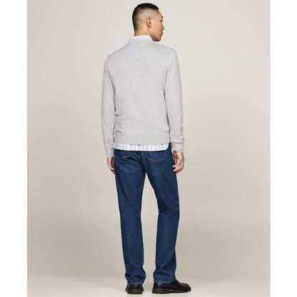 Tommy Hilfiger Men's Essential Solid V-Neck Sweater