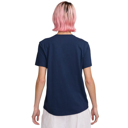 Nike Women's Sportswear Club Essentials T-Shirt