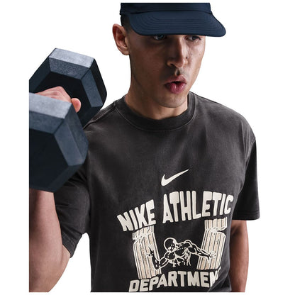 Nike Men's Short Sleeve Roomy Fit T-Shirt