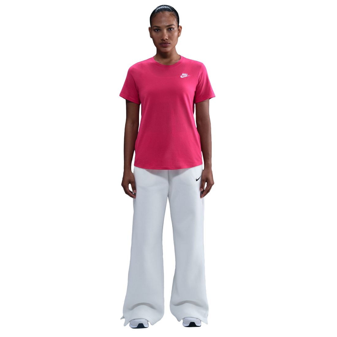 Nike Women's Sportswear Club Essentials T-Shirt