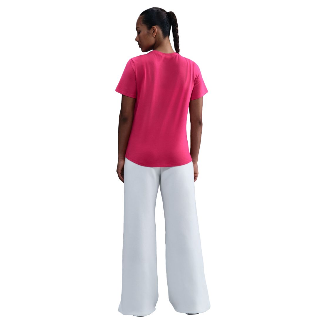 Nike Women's Sportswear Club Essentials T-Shirt