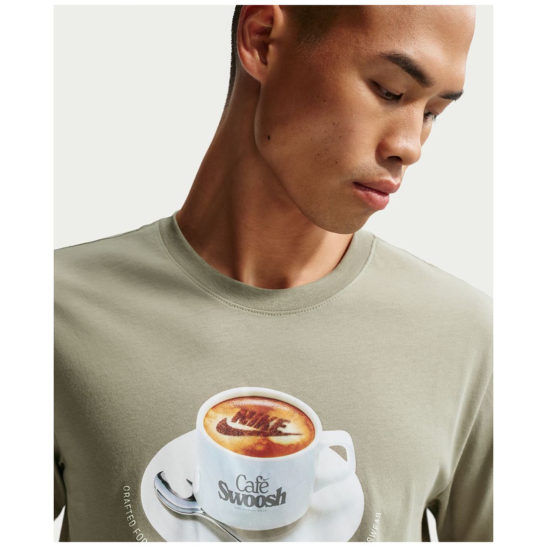 Nike Men's Mug Print Crewneck T-Shirt