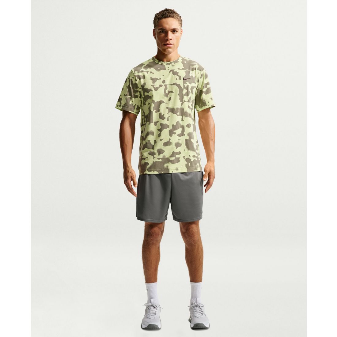 Nike Men's Hyverse Dri-fit Uv Short-Sleeve Training Crewneck T-Shirt