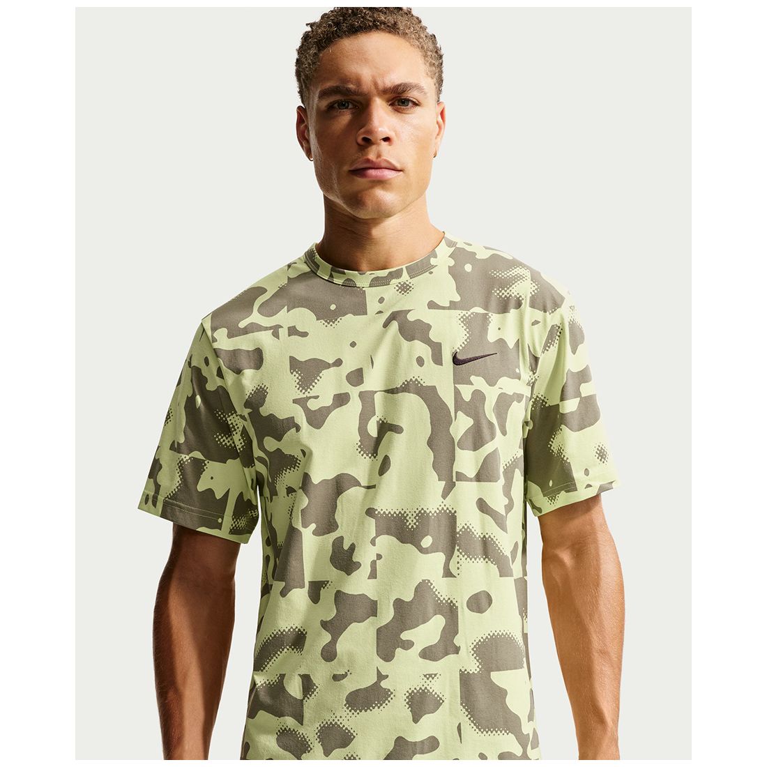 Nike Men's Hyverse Dri-fit Uv Short-Sleeve Training Crewneck T-Shirt