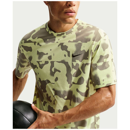 Nike Men's Hyverse Dri-fit Uv Short-Sleeve Training Crewneck T-Shirt