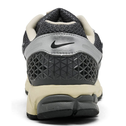 Nike Men's Zoom Vomero 5 Casual Sneakers from Finish Line - Gray, Chrome