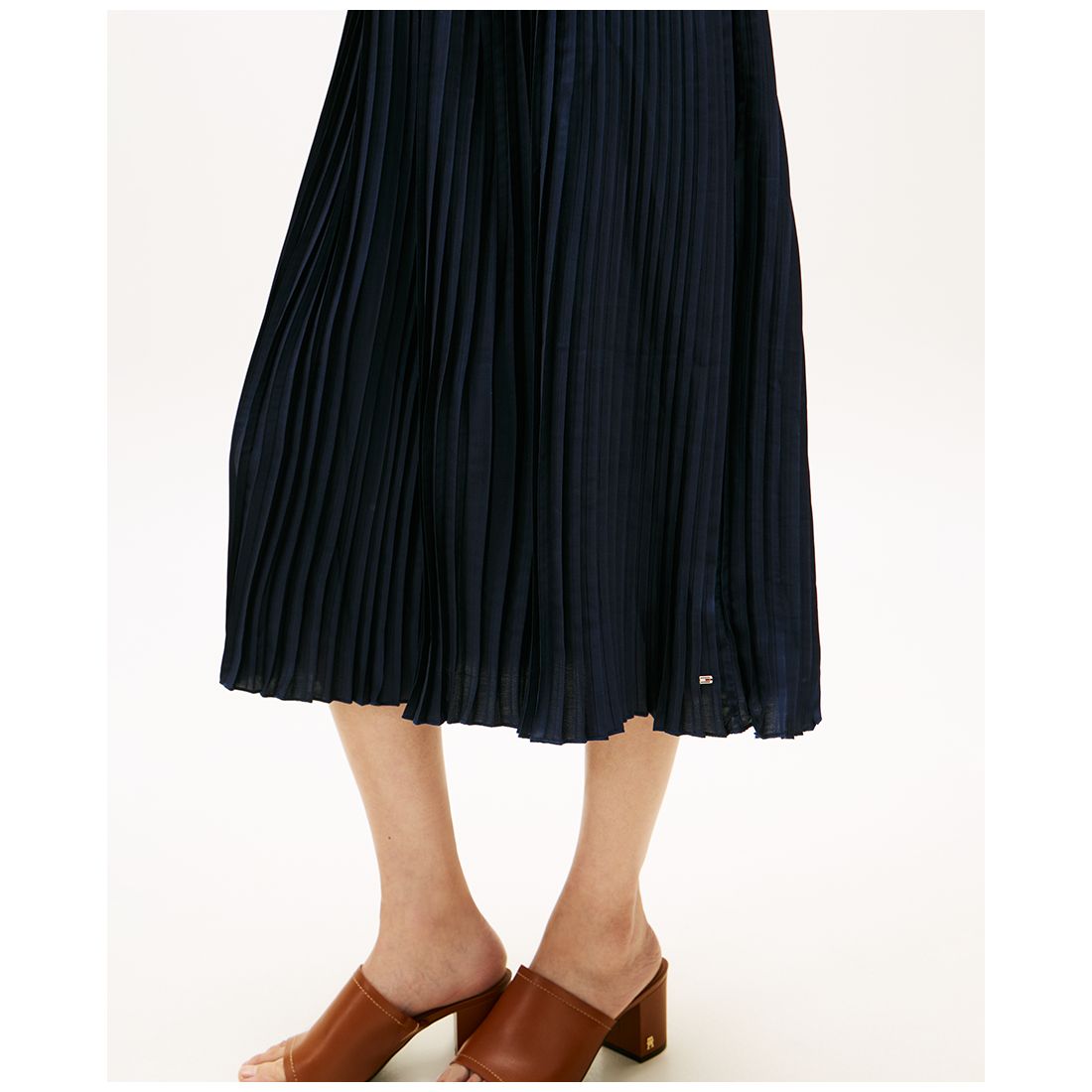 Tommy Hilfiger Women's Mix Media Pleated Sleeveless Midi Dress