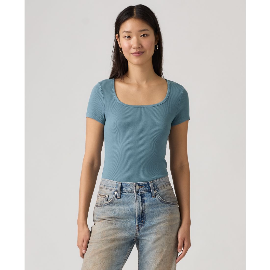 Levi's Women's Essential Square Neck T-Shirt