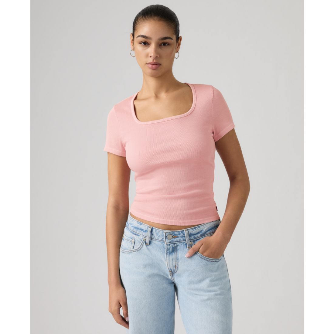 Levi's Women's Essential Square Neck T-Shirt