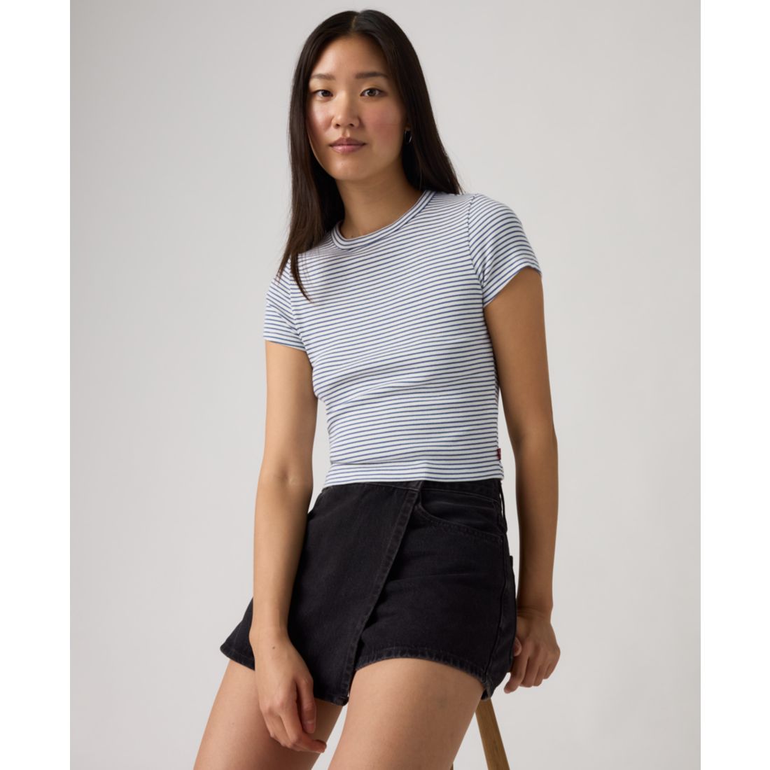Levi's Women's Short-Sleeve Cropped Top