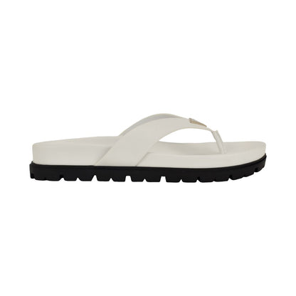Guess Women's Davelle Lug Sole Logo Thong Sandals