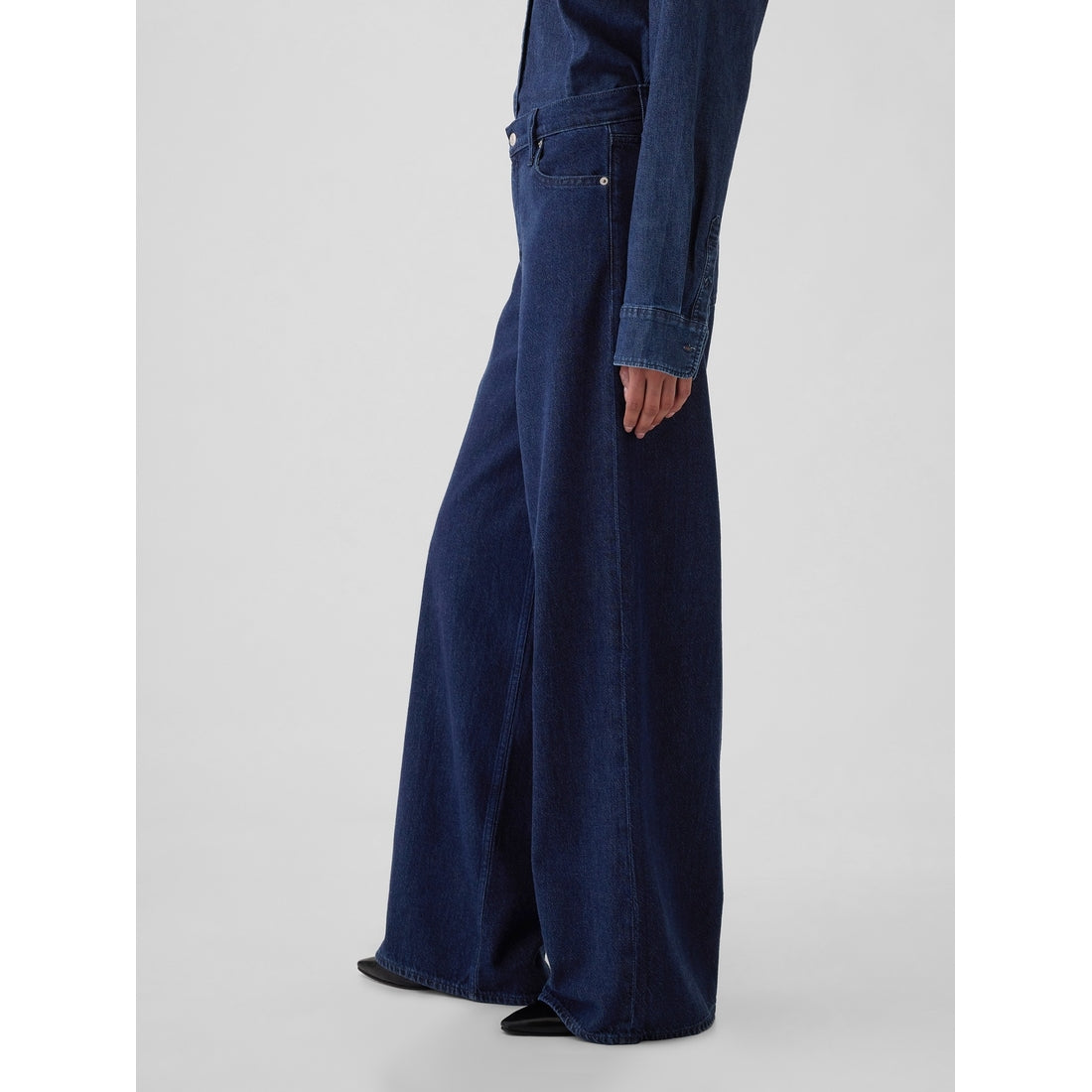 Women's Mid Rise Ultrasoft Baggy Jeans