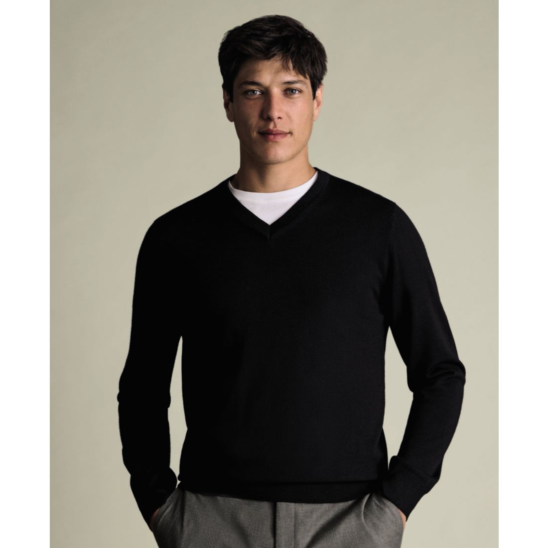 Charles Tyrwhitt Men's V-Neck Regular-Fit Sweater