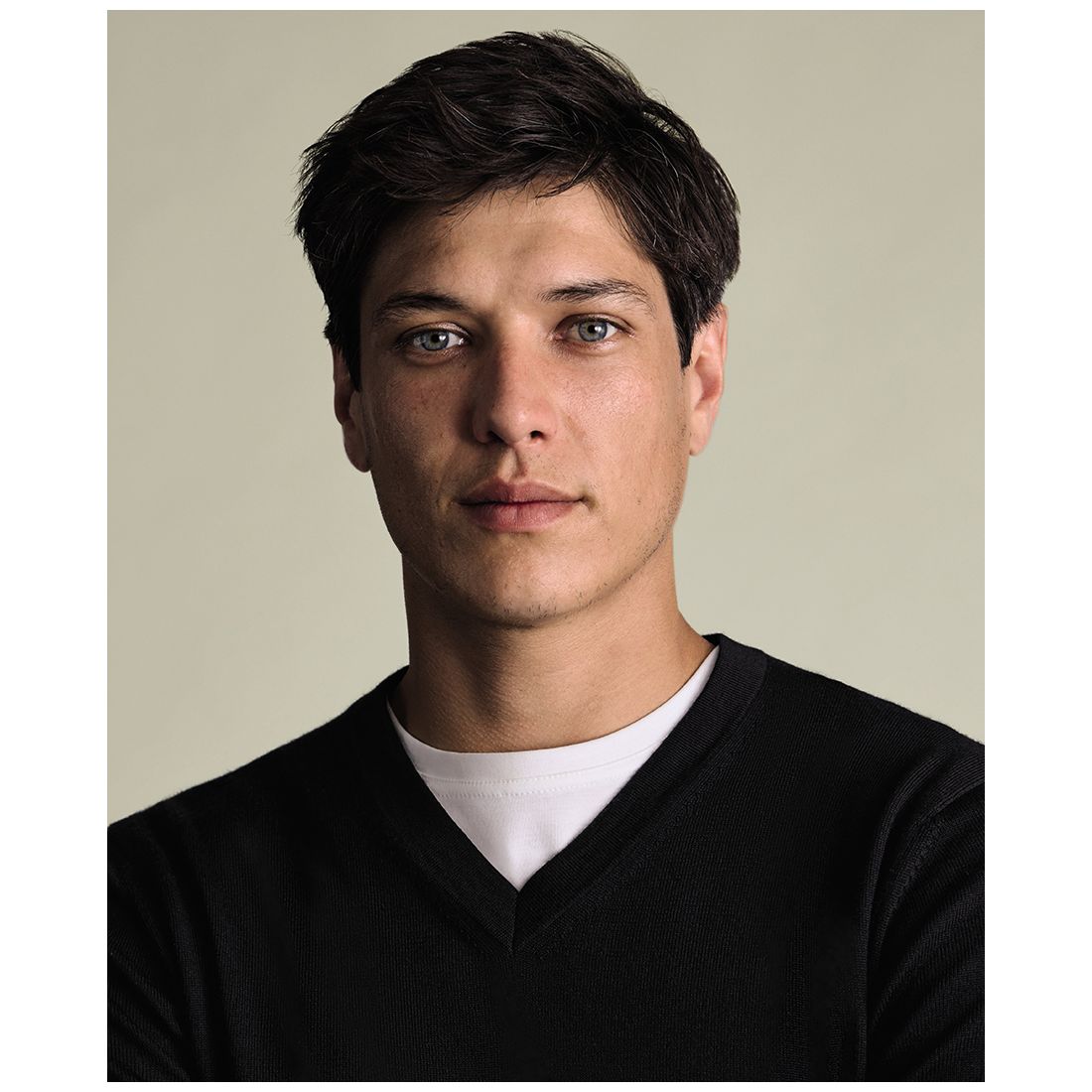 Charles Tyrwhitt Men's V-Neck Regular-Fit Sweater