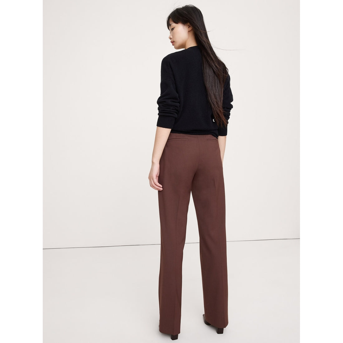 Women's Ultra High-Rise Modern Straight Italian Lightweight Wool Pant